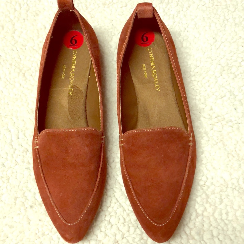 Flat shoes..